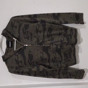 Monrow Zip Up hoodie Size XS,Color camo print,